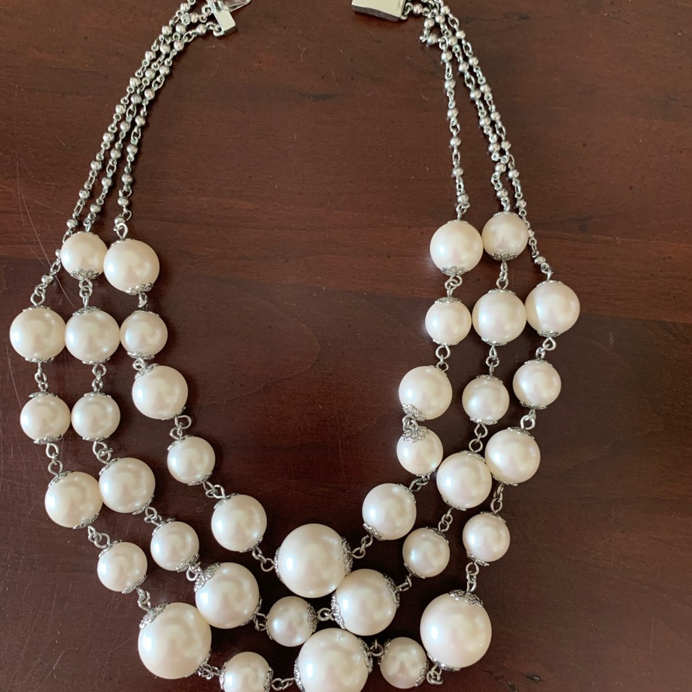 Ann Taylor layered pearl necklace